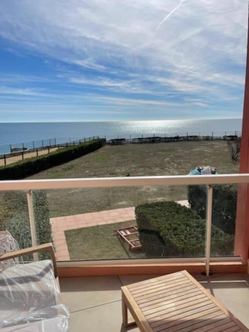 En Front De Appartement Sète